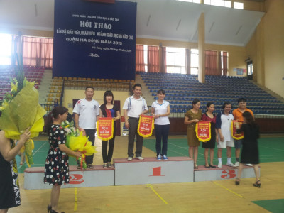 Thầy Vượng CTCĐ đạt giải nhì môn cầu lông